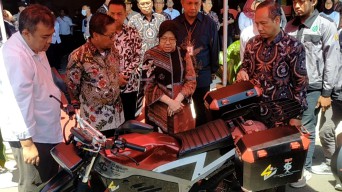 Mensos Order Kompor dan Motor Listrik ITTS untuk Daerah Terpencil