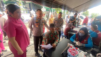 Polres Kediri Kota dan RSTN Buka Pengobatan Gratis Lansia di Lereng Gunung Wilis