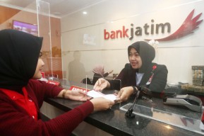 Bank Jatim Jual Saham, Direksi Berbondong Mengoleksinya