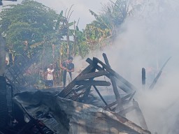 Kebakaran Rumah di Lamongan, 2 Motor Hangus Tersambar Api