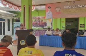 Pedagang Toko Kelontong di Gresik Ikuti Sosialisasi Perangi Rokok Ilegal