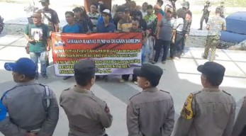 Massa Dukung Polisi Usut Tuntas Kasus-kasus Korupsi di Bojonegoro