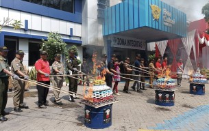 Bea Cukai Gresik Musnahkan Rokok dan Miras Ilegal Senilai Rp1,8 Miliar