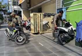 Puluhan Motor Mokong Parkir di Trotoar Ponorogo Ditertibkan