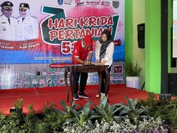 Ribuan Hektare Sawah Terima Asuransi dari Pemkab Ponorogo saat Peringatan HKP
