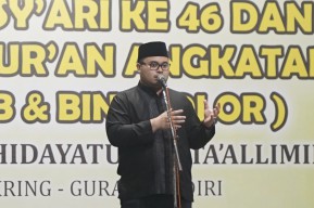 Mas Dhito Ingin Ponpes jadi Benteng Dampak Sosial akibat Pembangunan Bandara