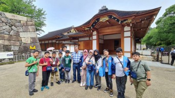 12 Siswa SD Muhammadiyah 4 Surabaya ke Jepang, Begini Keseruannya