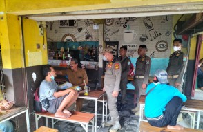 Belasan PNS Lamongan Terjaring Razia Satpol PP saat Ngopi di Warung