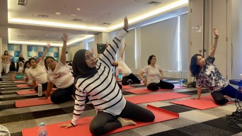 Puluhan Calon Ibu Ikuti Senam Hamil di Crown Prince Hotel Surabaya