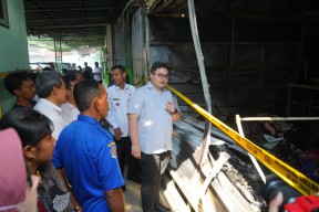 Cek Lokasi Kebakaran, Mas Dhito Bakal Beri Bantuan Modal Bagi Pedagang Pasar Gringging Kediri