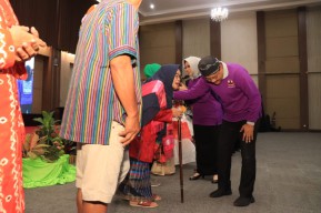 Gus Ipul Launching Lagi Sekolah Lansia Tangguh, Ini Targetnya