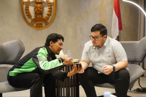 Mas Dhito Beri Pekerjaan-Bantuan Perbaikan Rumah untuk Ojol Usai Kembalikan Dompet Hilang