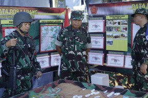 Pasukan Yonzipur 5/ABW Diberangkatkan ke Perbatasan Indonesia-Malaysia, Ini Pesan Pangdam V Brawijaya