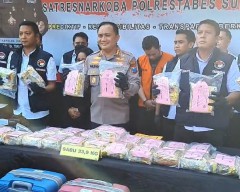 2 Pengedar Narkoba Jaringan Sumatera Jawa dan Sabu 33,2 Kg Berhasil Diamankan Polrestabes Surabaya