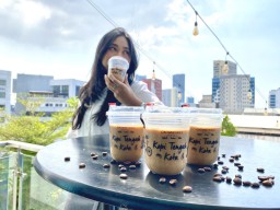 Rekomendasi Ngopi di Tengah Kota Surabaya, Mau Coba?