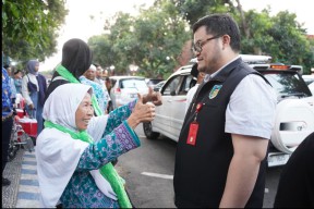Kisah Jemaah Haji Kediri Dibekali Sambel Pecel Mas Dhito
