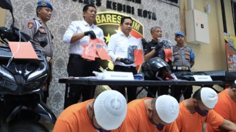 Curi Alat Musik, Wanita Gantung Diri, Pedagang Pasar Larangan Bentrok