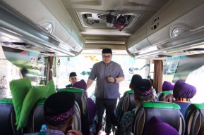 Satu Jamaah Haji Kediri Tertinggal Rombongan, Ini yang Dilakukan Bupati Dhito