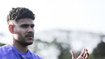 Misteri Kondisi Striker Persik Kediri Jefinho Diungkap, Mohon Doanya Lur...