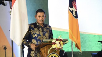 Wali Kota Kediri Larang Sekolah Wajibkan Siswa Beli Seragam di Koperasi