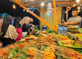 Vokalis Band Reggae Sukses Buka Usaha Angkringan Hoo di Pasuruan