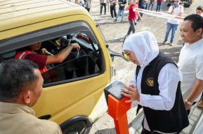 Diresmikan Gubernur Khofifah, Pembayaran Pajak Pasir di Lumajang Lebih Mudah dengan e-Pasir