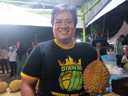 Pedagang Durian Probolinggo Beranikan Diri Maju Pileg 2024