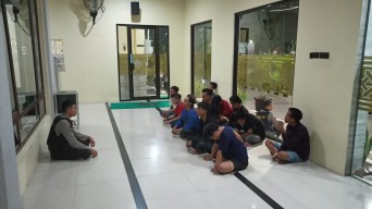 11 Pemuda di Situbondo Disanksi Baca Selawat Nariyah 50 Kali Usai Kedapatan Pesta Miras