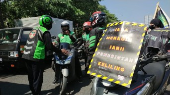 Demo Ojek Online di Surabaya Diwarnai Aksi Sweeping