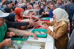 Dampingi Presiden Jokowi di Malang, Gubernur Khofifah Siap Kendalikan Inflasi