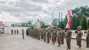 Mengabdi Belasan Tahun, Ratusan Honorer Satpol PP Lamongan Berharap Diangkat PNS