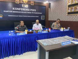 5 Terduga Sindikat Penjualan Ginjal Internasional Ditangkap Petugas Imigrasi Ponorogo