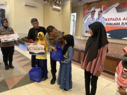 100 Anak Yatim Piatu di Ponorogo Dapat Bantuan Sosial