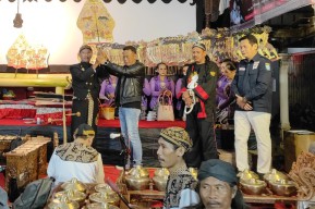 Sosialisasi Gempur Rokok Ilegal, Satpol PP Ponorogo Gelar Pertunjukan Wayang Kulit