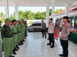 Persiapan Pengamanan Pemilu 2024, Polres Situbondo Beri Pelatihan Anggota Linmas