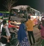 Mural di Dinding Rumah Warga Probolinggo, Kecelakaan Maut Tewaskan Sopir, Event Bersepeda di Pantai Gili Iyang