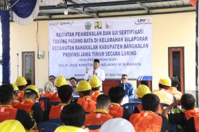 100 Tukang Bangunan di Bangkalan Uji Sertifikasi, Siap Bersaing hingga Luar Negeri