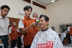 Bupati Trenggalek Mochamad Nur Arifin Tantang Peserta Pelatihan di BLK, Ini Hasilnya