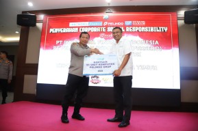 Pelindo Regional 3 Hibahkan 55 Komputer Dukung Layanan Polda Jatim