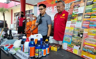 Polres Blitar Ungkap Pestisida Oplosan, Malah Suburkan Rumput