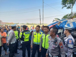 Kecelakaan Bus Eka Vs Sugeng Rahayu di Ngawi, 3 Tewas dan 14 Luka-luka