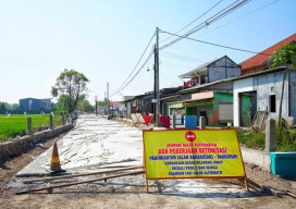 Proyek Betonisasi Banjarsari - Damarsi Buduran Masuk Tahap Cor Lapis Bawah