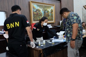 Pelindo Regional 3 dan BNN Gelar Tes Urine Pegawainya, Ini Hasilnya