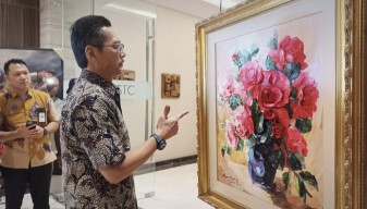 Menyimak Pameran Lukisan The Energy of Colours di Aston Gresik