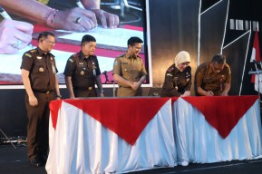 Hadiri Peresmian Gedung Penyimpanan BB Kejati Jatim di Mojokerto, Wagub Sampaikan Pesan Ini