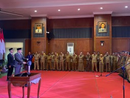 Mutasi Pejabat Pemkot Surabaya, Korban Jarang Curhat