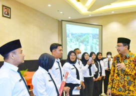 1220 Guru di Sidoarjo Terima SK PPPK, Gus Muhdlor: Jangan Cuma Cetak Anak Pintar