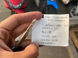 Begini Bentuk Karcis Parkir dan Tarif Resmi Pemkot Surabaya, Perhatikan ya, Lur!
