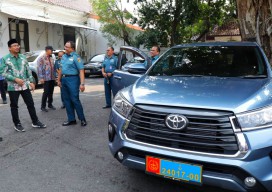 Pemkab Sidoarjo Hibahkan 22 Unit Mobil Dinas untuk TNI AL