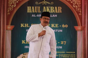 Hadiri Haul Kiai Syarif dan Kiai Faqih, Gus Ipul Sebut Majelis Ini Aset Kota Pasuruan
